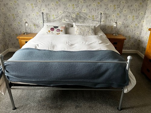 King size wrought iron bed - size,