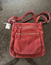 Peacocks shoulder/messenger