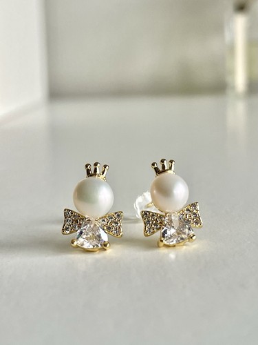 Gold plated natural freshwater