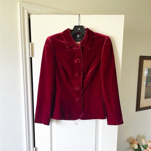 Stewart parvin velvet button - velvet,