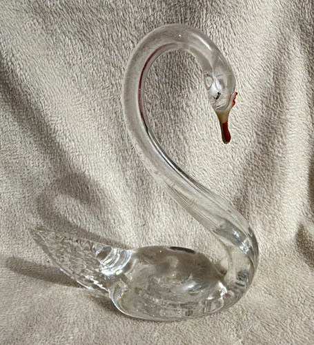 Clear glass swan figurine - clear,