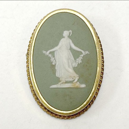 Green wedgwood oval brooch - wedgwood,