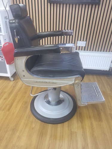 Belmont apollo barber chairs - 2,