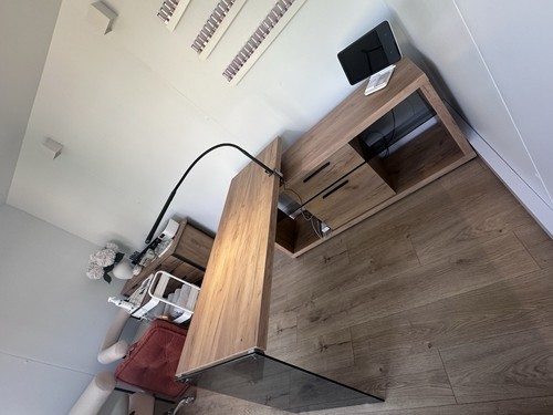 Oak effect shaped - l-shaped, with