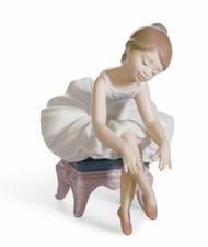 LLADRO PORCELAIN FIGURINE LITTLE BALLERINA 1 01008125 WAS £310.00  NOW £263.50