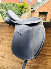 Wintec 17 1/2 " black cob saddle with adjustable gullets