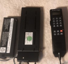 VINTAGE RETRO MOTOROLA TRAVELLER BRICK  MOBILE CAR PHONE EXCEPTIIONAL CONDITION