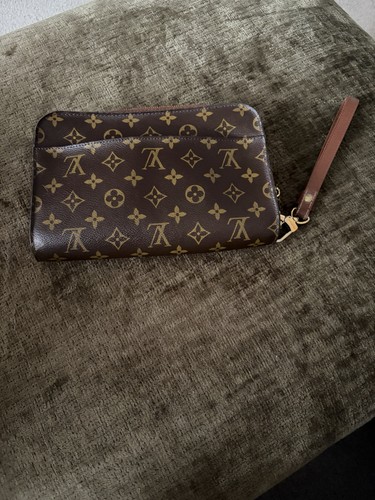 Louis vuitton - louis,