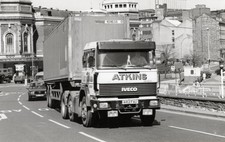 B/W PHOTO: ATKINS (DERBY) IVECO ARTIC CONTAINER TRAILER - A162 FAU (5.5x3.5)