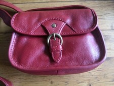 HIDESIGN medium sized red