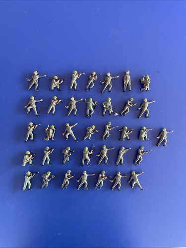 Britains herald toy soldiers - britains,