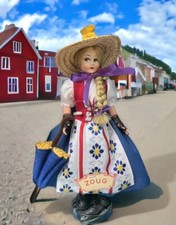 SWEDISH DOLL  Side Glancing