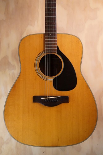 1970s yamaha 180 red - fg-180, label