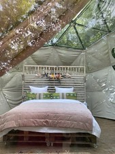 7 Fully Furnished Glamping Geo Domes, With Hot Tub And Shower Block.