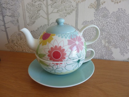 Portmeirion crazy daisy teapot - portmeirion,