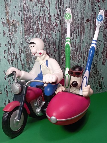 Wallace and gromit motorcycle - gromit,