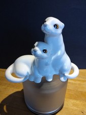 Royal Osbourne Vintage Ottters Figurine Excellent condition MMR 2128- Malaysia 