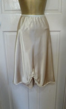 VINTAGE ST MICHAEL PRETTY GOLD SLITHERY LIQUID SATIN LONG HALF SLIP SZ 14-16
