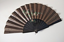 A STRIKING, LARGE, ANTIQUE HAND-PAINTED SPANISH FAN.
