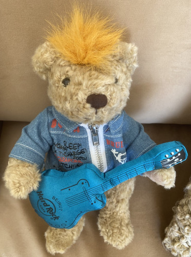 Hard rock cafe beirut - rock, teddy