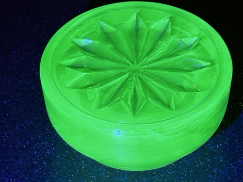 Vintage green uranium - green,
