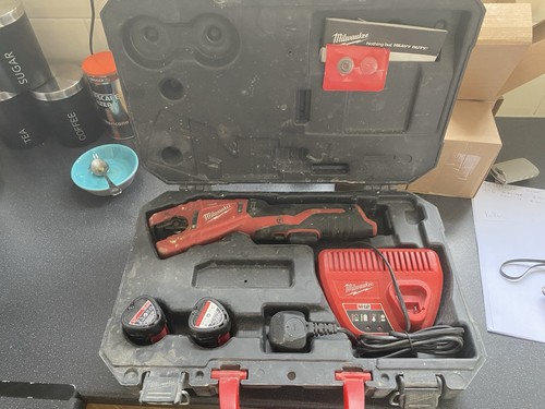 Milwaukee m18 auto pipe cutter - auto,
