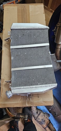 Yamaha 2009 2014 radiator - r1,