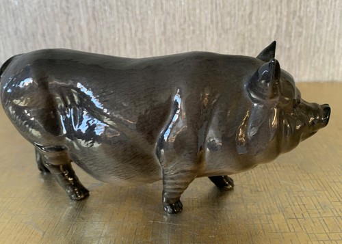 Royal doulton pig vietnamese - royal,