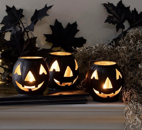 Set pottery barn - of, black