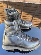 Altberg Black defender boots