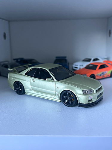 Hot wheels nissan skyline r - hot,
