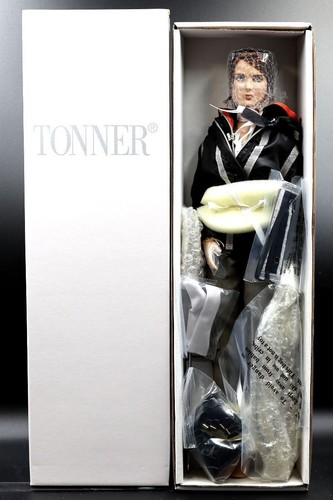 Tonner doll the hunger games - tonner,
