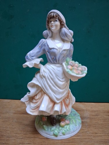 Royal worcester figure old - royal,