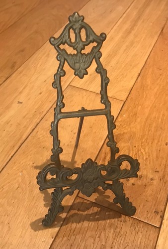 Vintage easel ornate - easel,