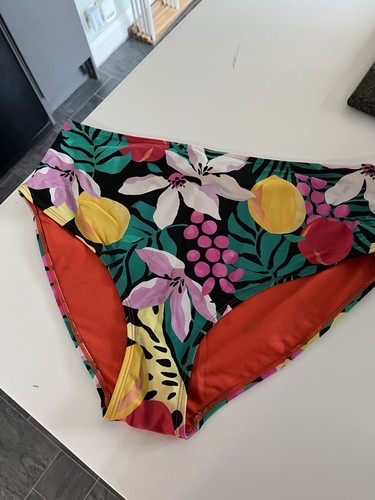 Ladies bikini bottoms d - j,