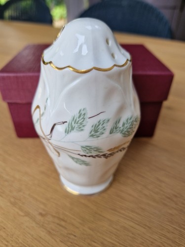 Aynsley sugar shaker - aynsley,