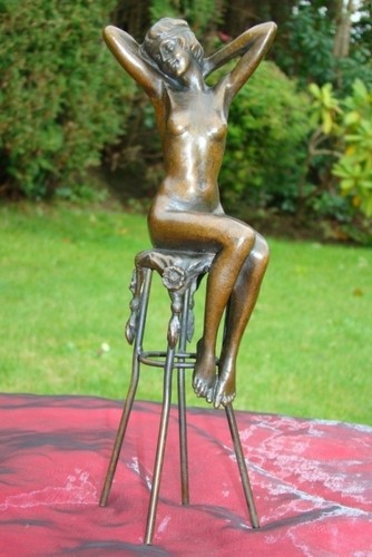 Statue damsel sexy art - damsel, deco