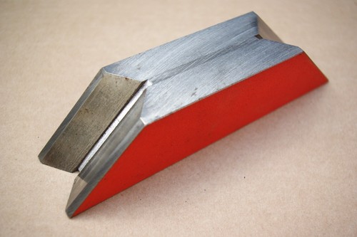 Eclipse magnetic mitre clamp