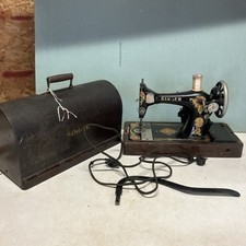 Antique 1900 Singer Hand Crank