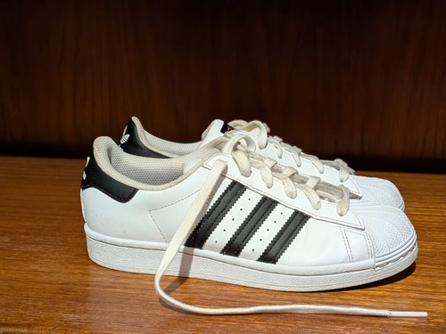 White and black adidas - white,