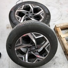 KIA SPORTAGE ALLOY WHEELS 215 65 17 WITH TYRE 52910R2100 GENUINE.