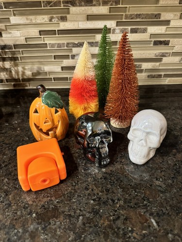 Halloween skulls bottle brush - halloween,