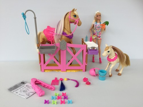 Barbie groom care - groom, horses