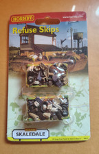 Hornby OO Gauge R8613 Refuse Skips with Rubbish Contents - Carded