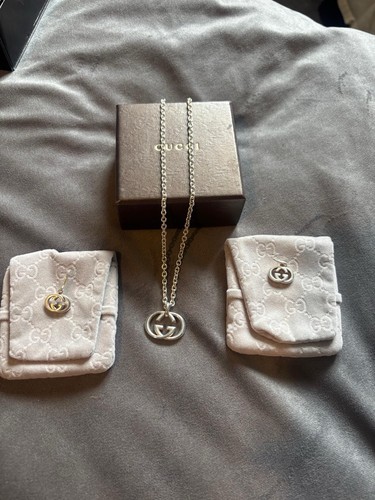 Gucci necklace with - gg,