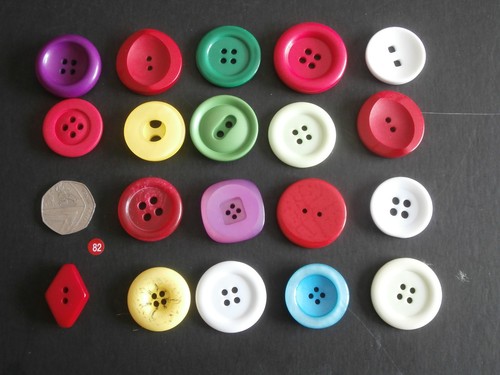 Assortment big buttons red - assortment,