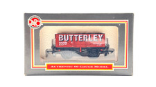 DAPOL 00 GAUGE - BUTTERLEY MIDLANDER PLANK WAGON NO.2322 RED (LIMITED EDITION)