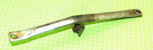 Rear fender strut rigid - strut,