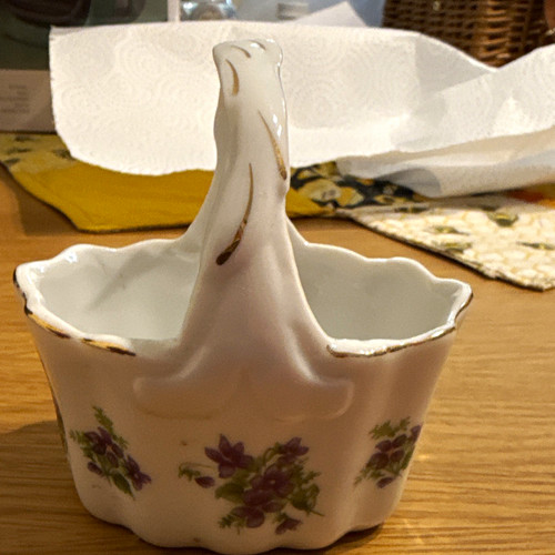 White ceramic handled basket - white,