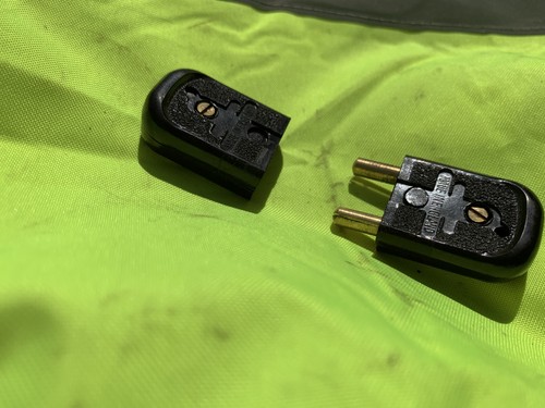 Mains plug pin 5 - mains,